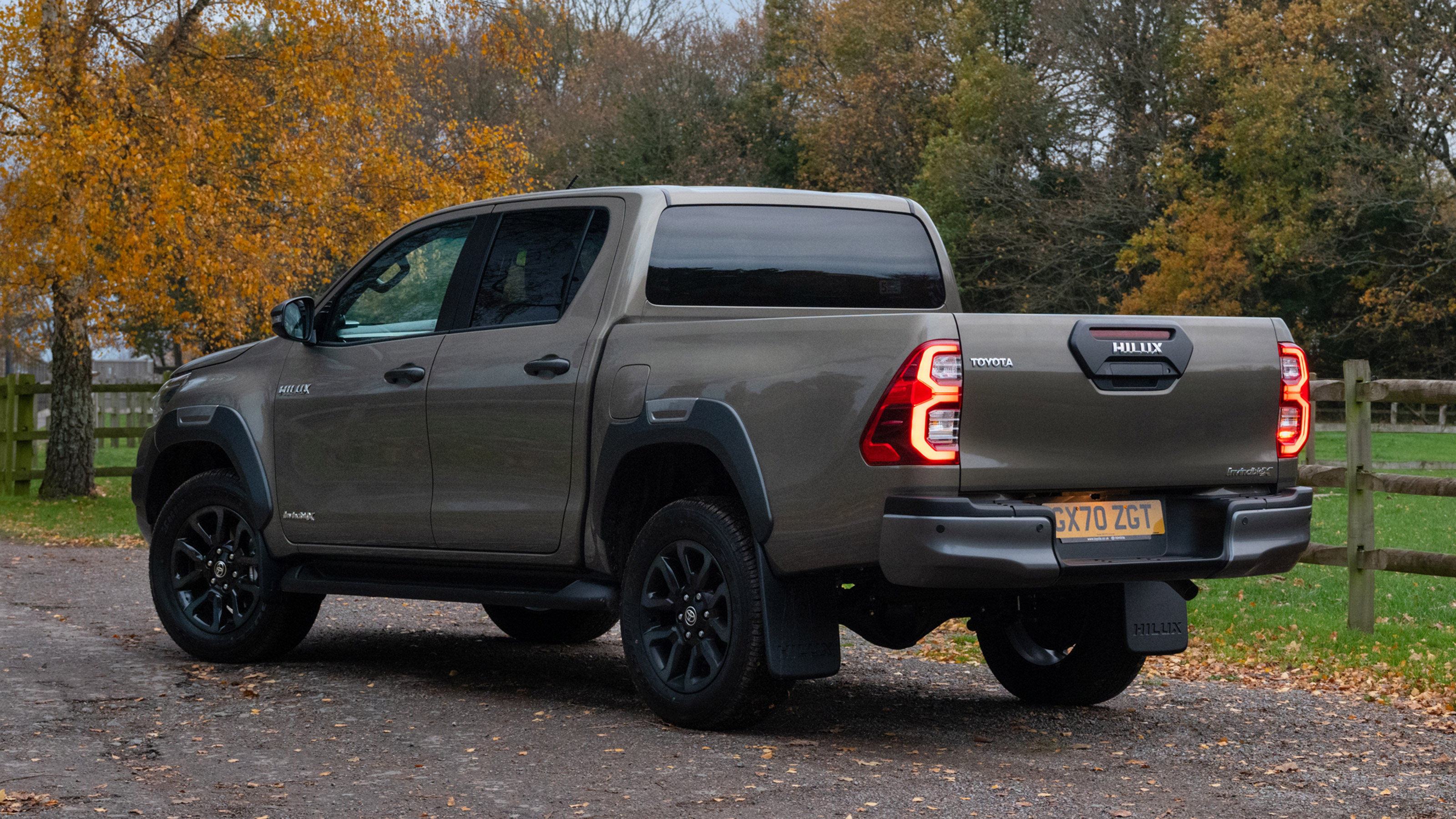 Toyota Hilux Pickup Practicality And Boot Space 2020 Review Carbuyer